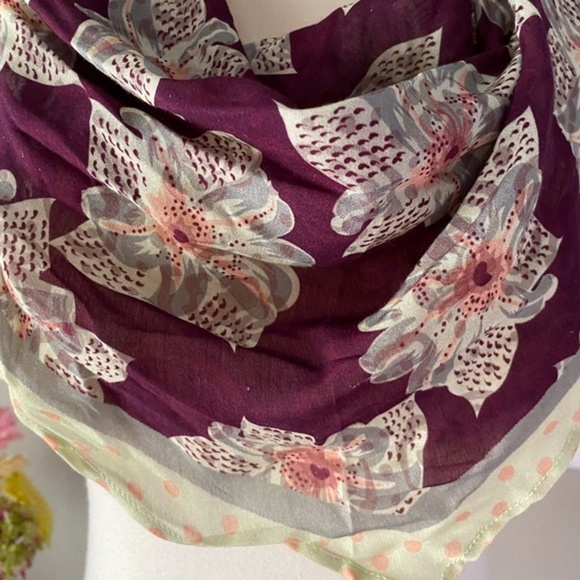 Anthropologie Vismaya Floral Triangle Scarf - Picture 3 of 8